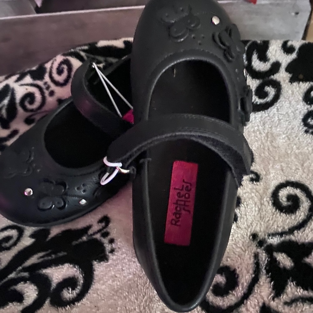 Girls 9c black dress shoes. Never worn. NWT